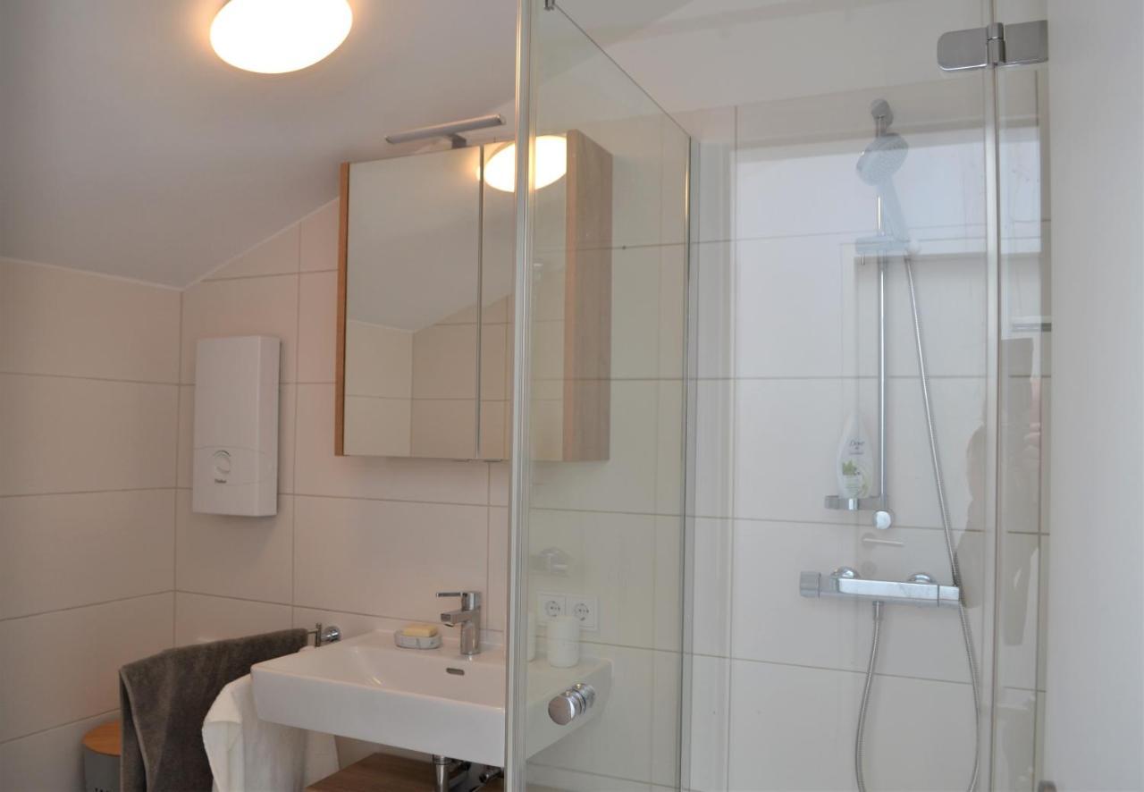 Ferienwohnung Mit Seeblick, Unterach Am Attersse ウンターアッハ・アム・アターゼー エクステリア 写真